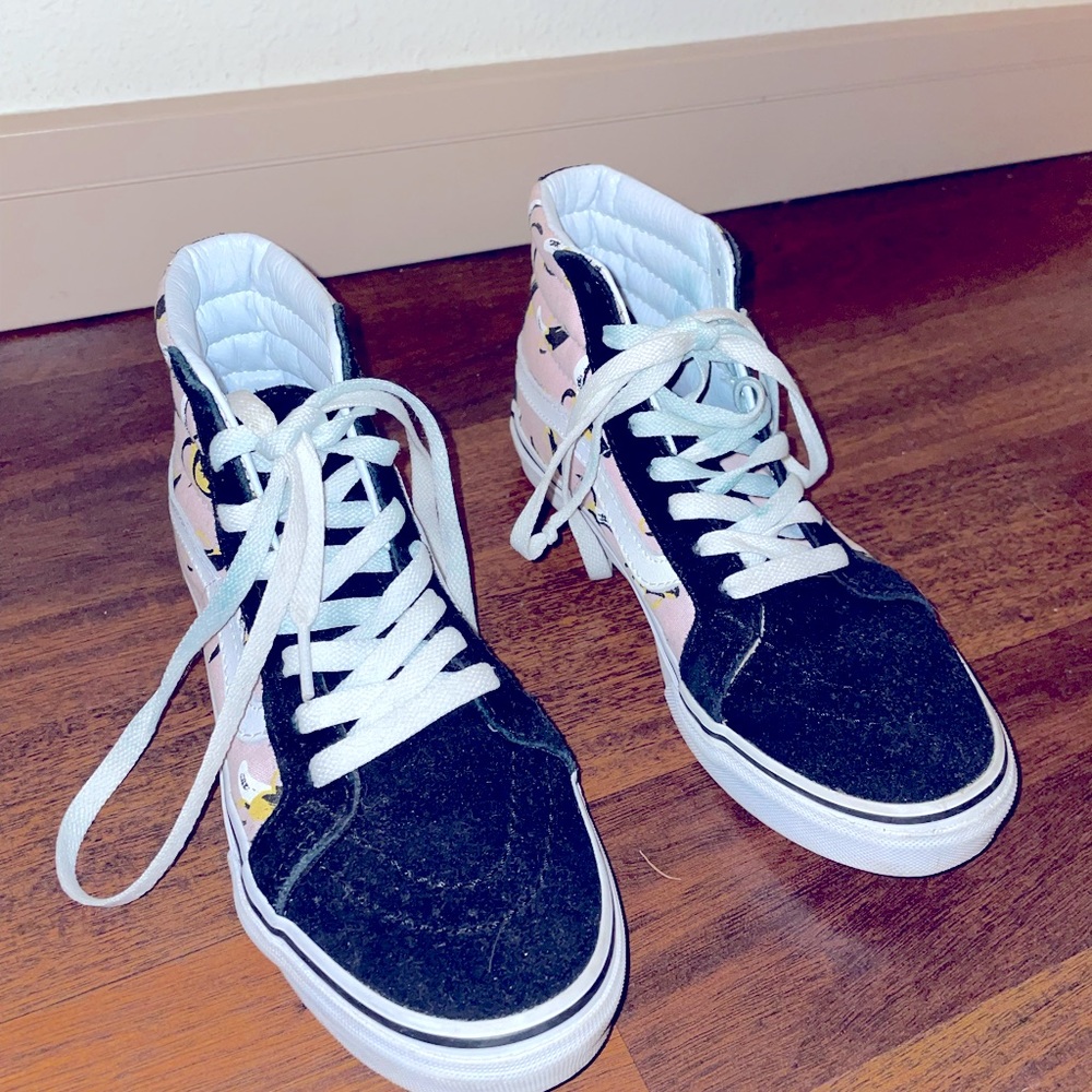 Vans skate-hi’s. Super cute banana design!